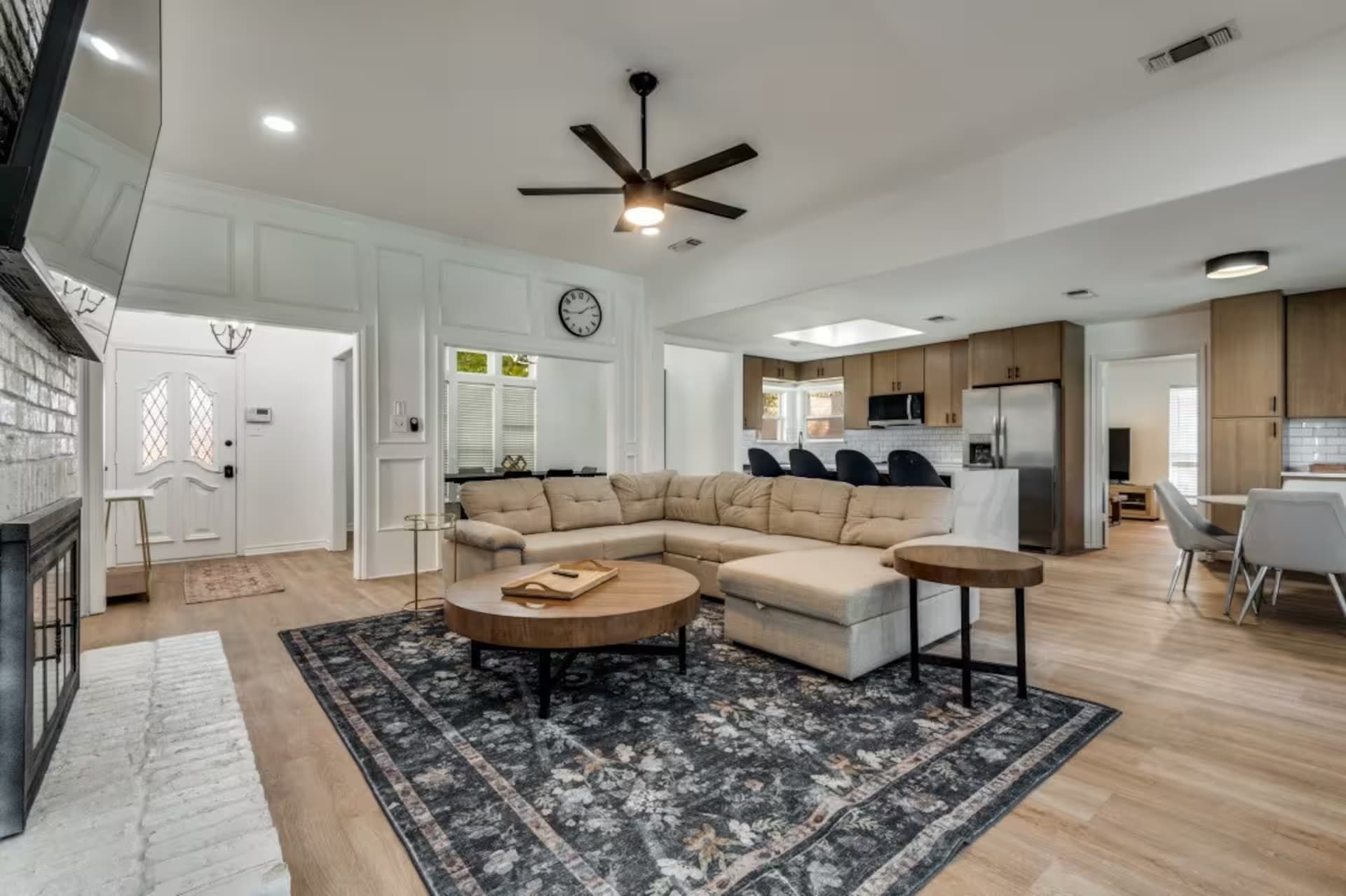 Irving vacation rental — interior and amenity photo 7