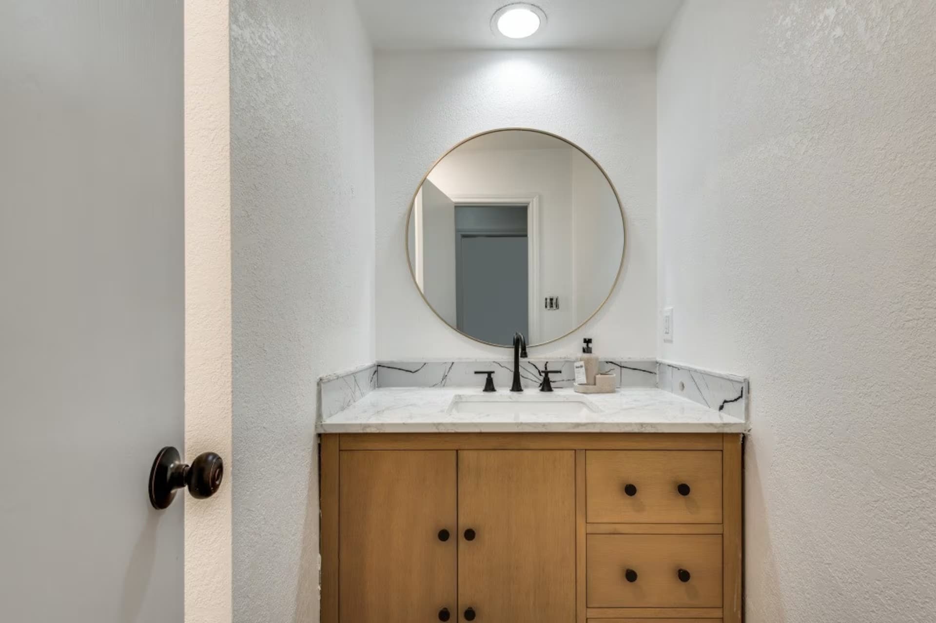 Irving vacation rental — interior and amenity photo 18